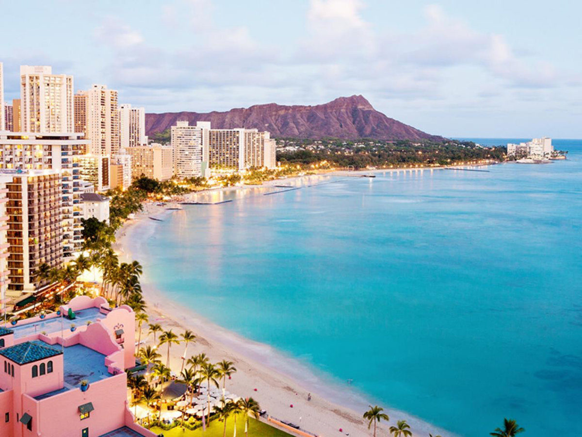 Exploring the Enchanting Hawaiian Islands: Travel to a Journey into 